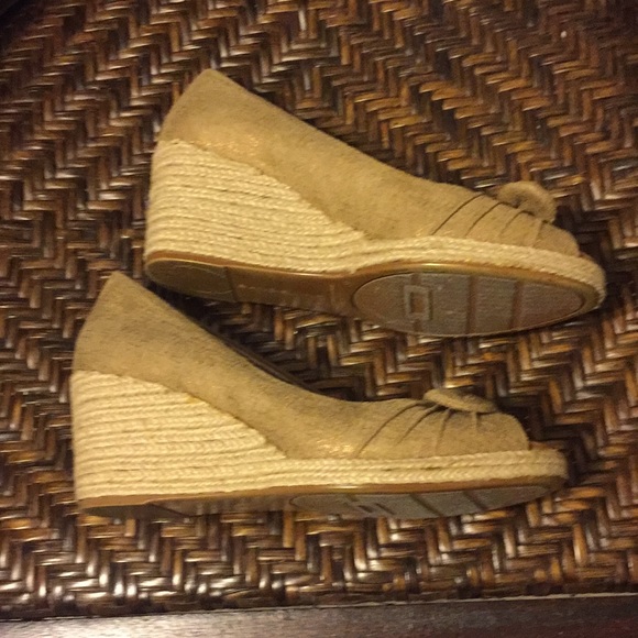 bandolino wedge shoes